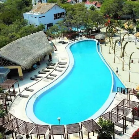 Samaria Club: Beachfront Apartment with Private Beach Access